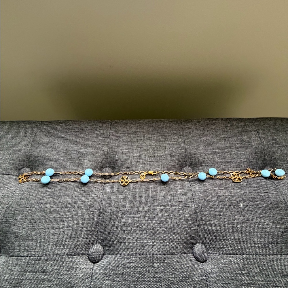 Tory Burch - Long Gold-Tone Necklace with Turquoise Blue Beads and TB Logos - Picture 2 of 8